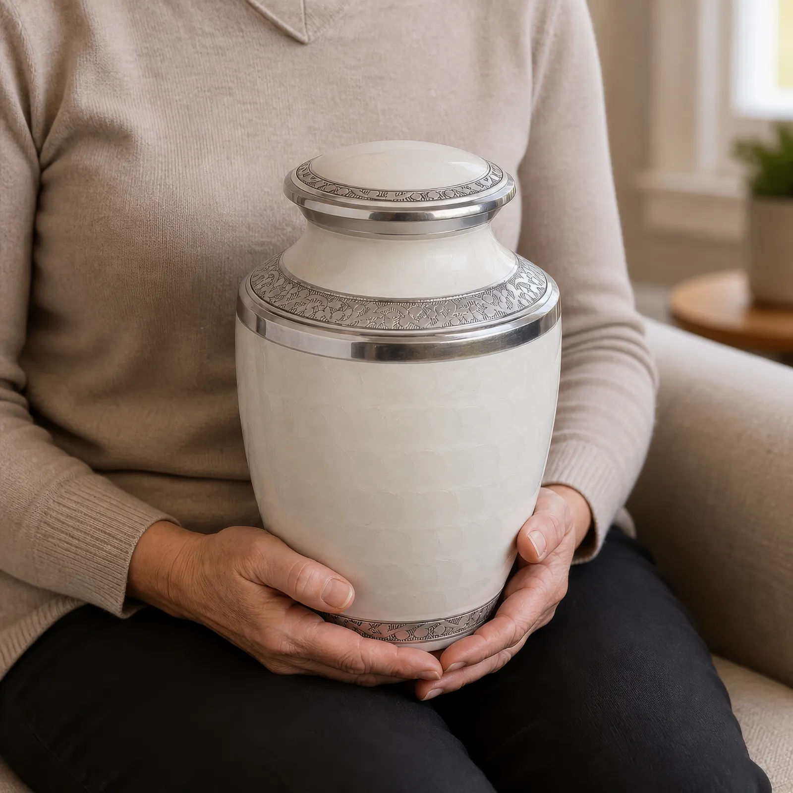 Pearl White & Silver Alloy Cremation Urn wholesale cremation urn — photo 5